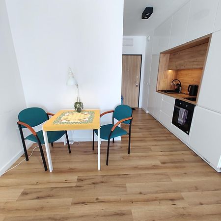 Uroczy Apartament Z Miejscem Na Auto W Garazu Leilighet Warszawa Eksteriør bilde