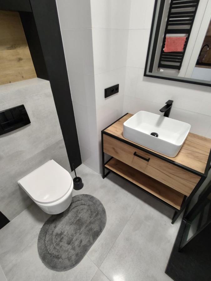 Uroczy Apartament Z Miejscem Na Auto W Garazu Leilighet Warszawa Eksteriør bilde