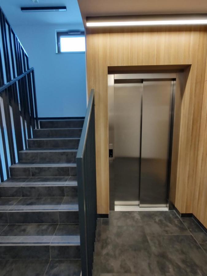 Uroczy Apartament Z Miejscem Na Auto W Garazu Leilighet Warszawa Eksteriør bilde